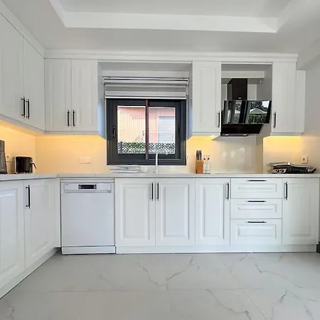 8 Sleeps Modern Designed Private Pool Luxury - Awz 315 Villa