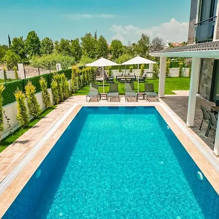 וילה 8 Sleeps Modern Designed Private Pool Luxury - Awz 315 *