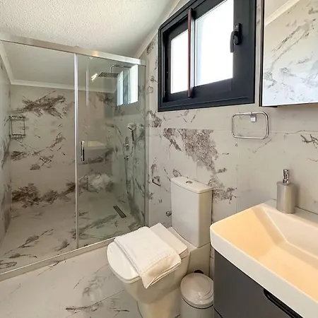 8 Sleeps Modern Designed Private Pool Luxury - Awz 315 וילה